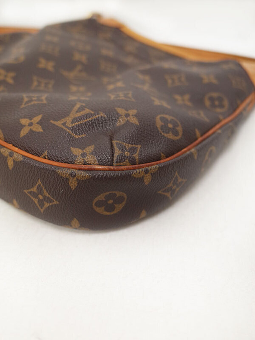Louis Vuitton Monogram Odeon Shoulder Bag - Picture 8 of 9